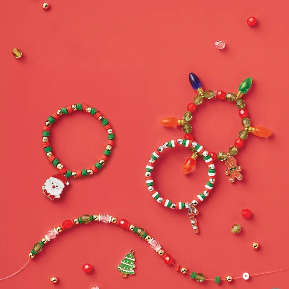 NEW!! Holiday Craft Beaded Charm Bracelet Activity Kit- (NWT)